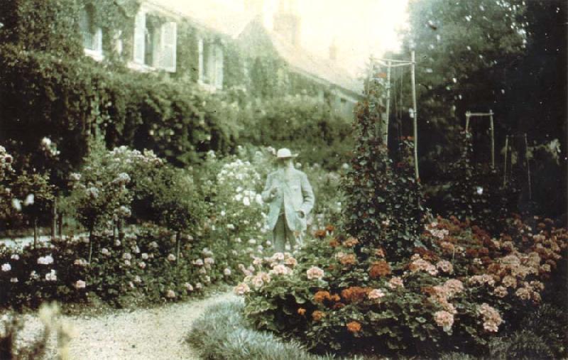 Claude Monet Monet in his garden at Giverny oil painting picture